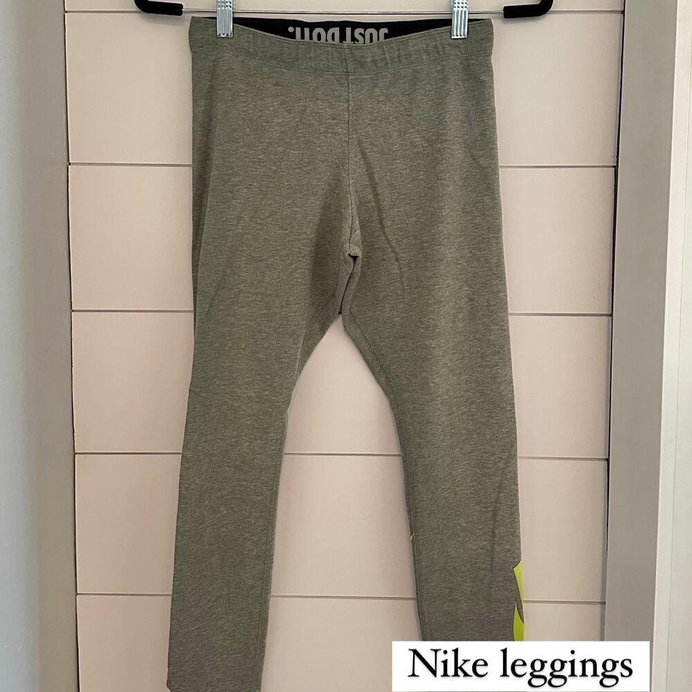 Nike Leggings - size small